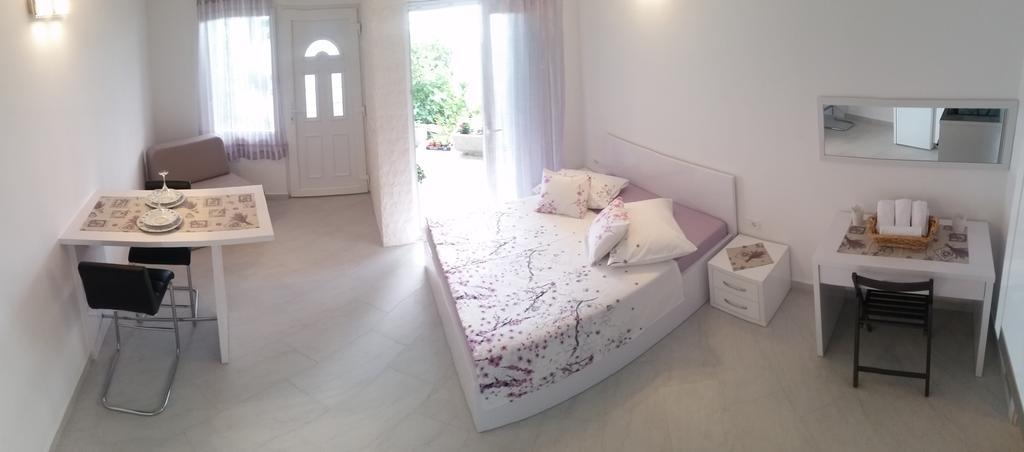 Apartments Garac Dugi Rat Exterior photo